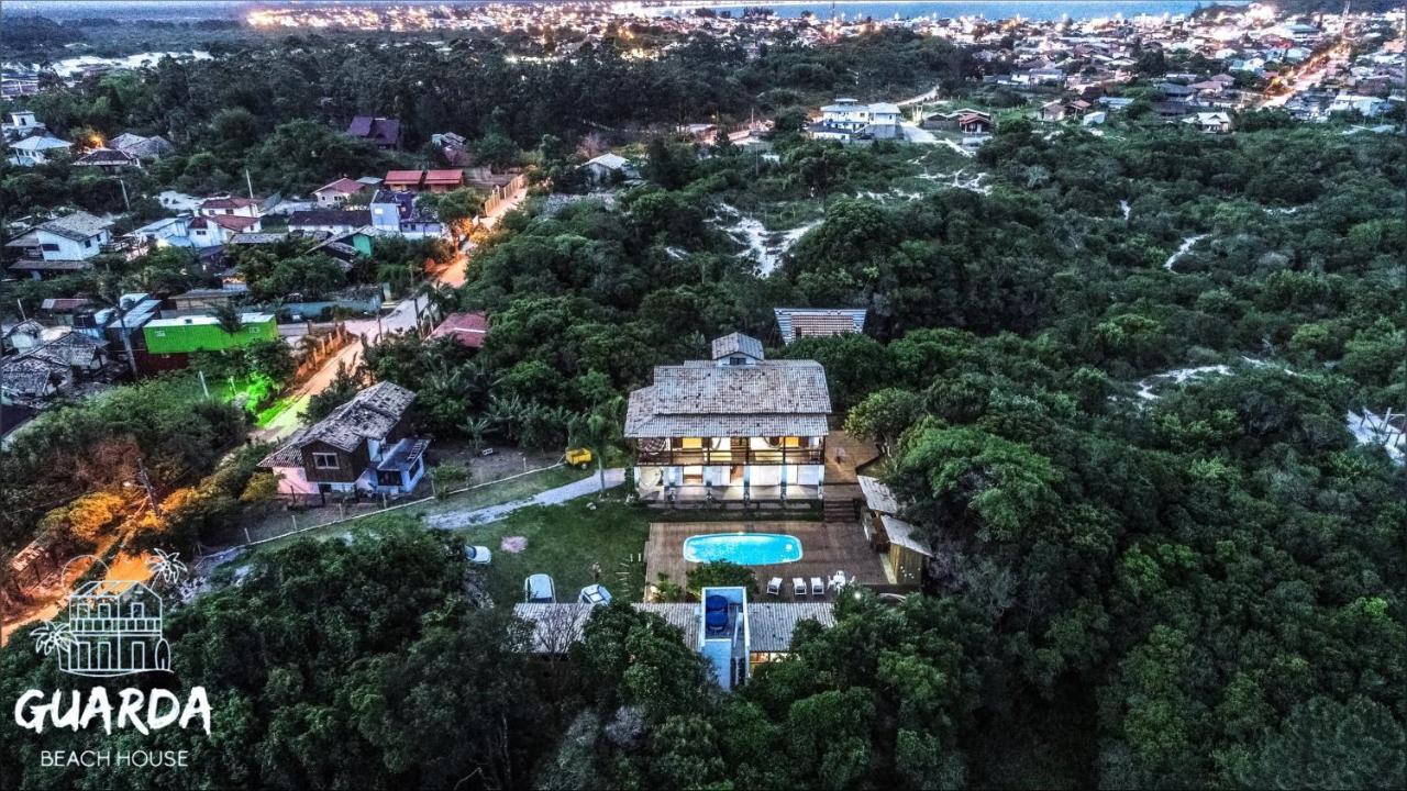 Pousada Guarda Beach House Guarda do Embau Ngoại thất bức ảnh